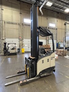 crown rm6095s-45 used forklift