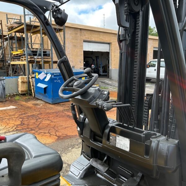 2018 Yale GLC080VX - Image 8