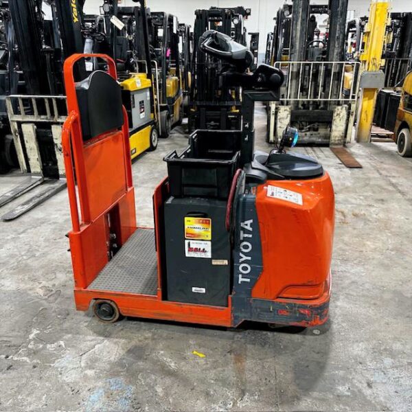 toyota 8tb50 tow tractor