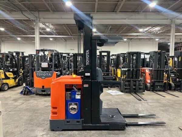 toyota 7bpue15 used order picker