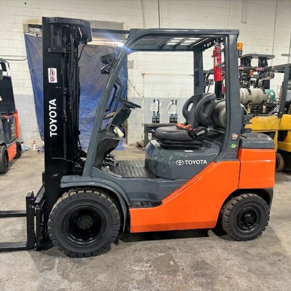 toyota 8fgu25 used forklift