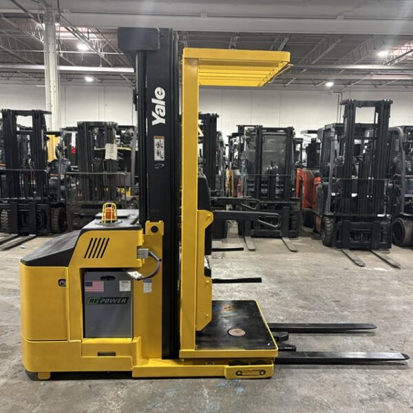 2020 Yale OSO30EF