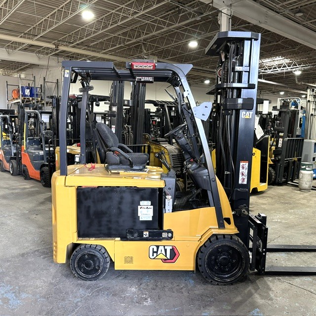 cat ec30n used forklift